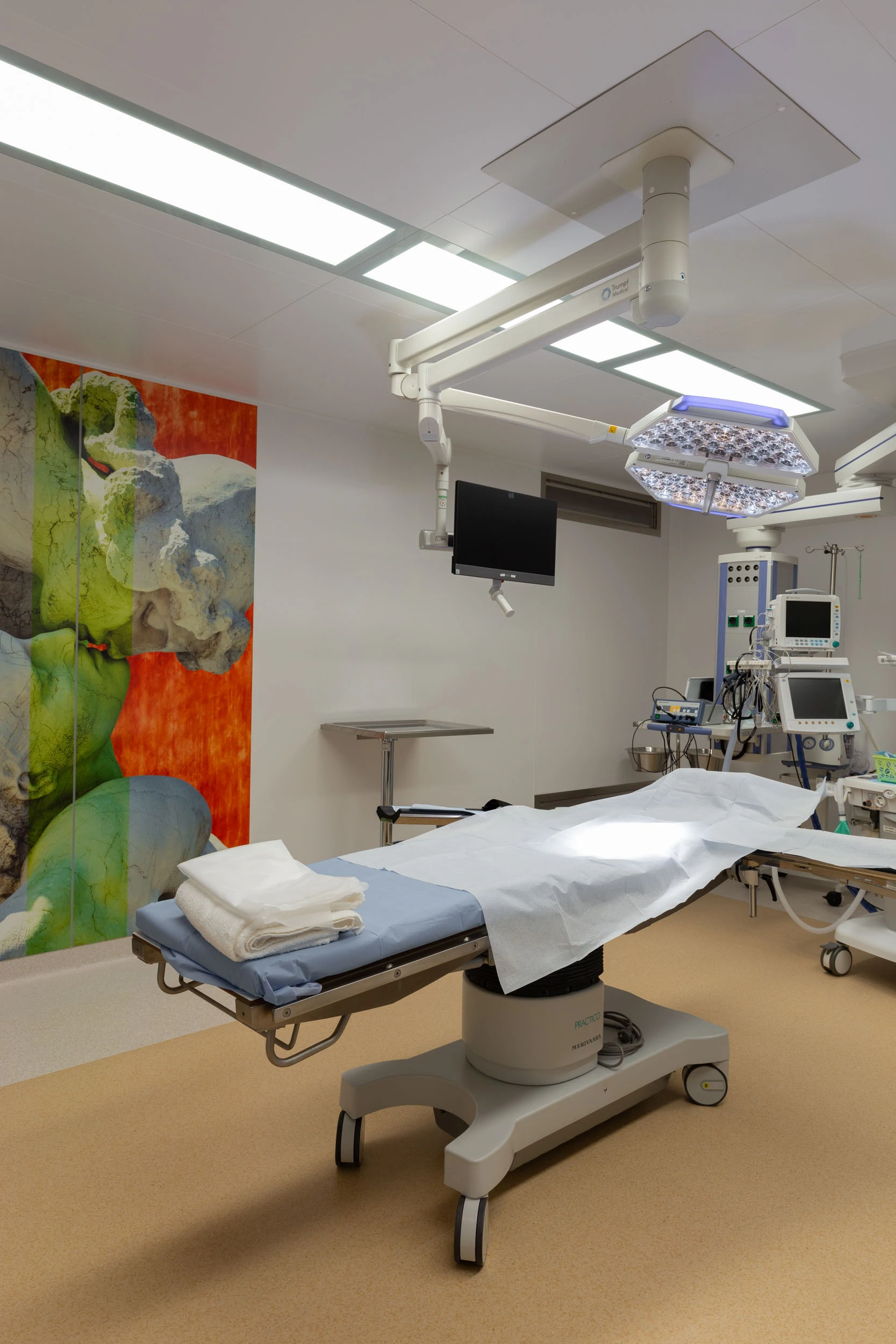 Dr Tiia Tamme kliinik operatsioonisaal